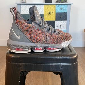 Lebron 16 multicolor